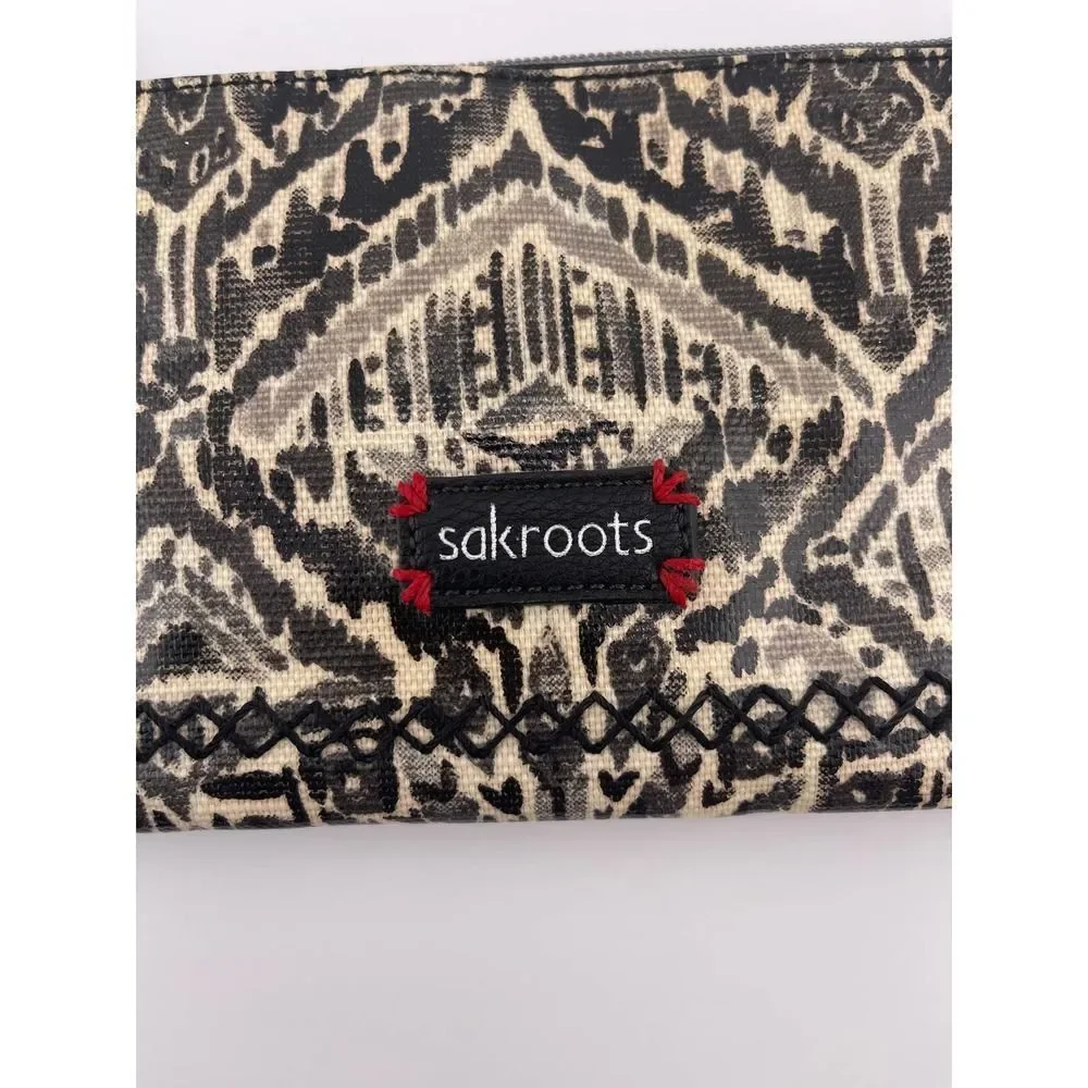 NWOT Sak Roots Wristlet Wallet Clutch‎ With Battery Bank Built In - Picture 5 of 9